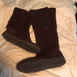 Ugg classic cardy boot in brown women’s size 11